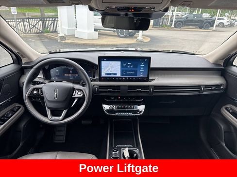 Used 2023 Lincoln Corsair AWD w/ Equipment Group 101A image 17