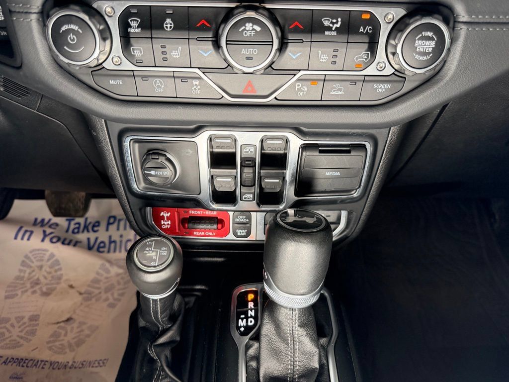Used 2024 Jeep Wrangler Unlimited Rubicon AWD/4WD image 12