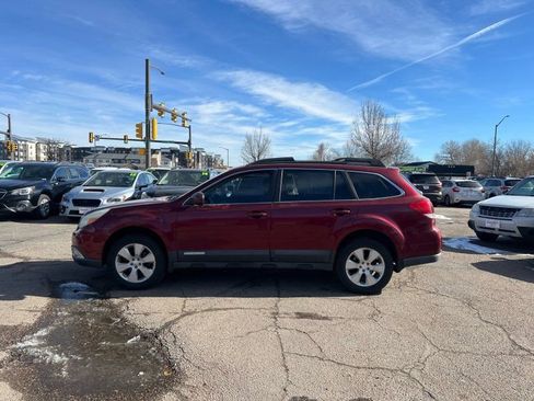 Used 2011 Subaru Outback 2.5i Premium w/ All-Weather Pkg image 9