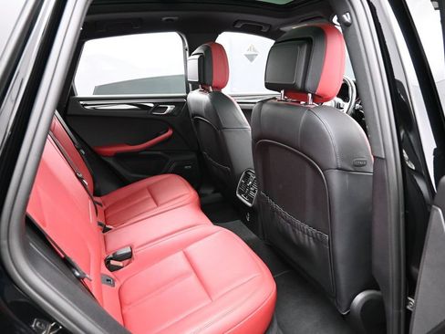 Certified 2020 Porsche Macan AWD/4WD image 28