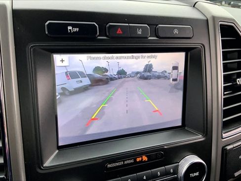 Used 2019 Ford Expedition XLT w/ Equipment Group 202A RWD image 22