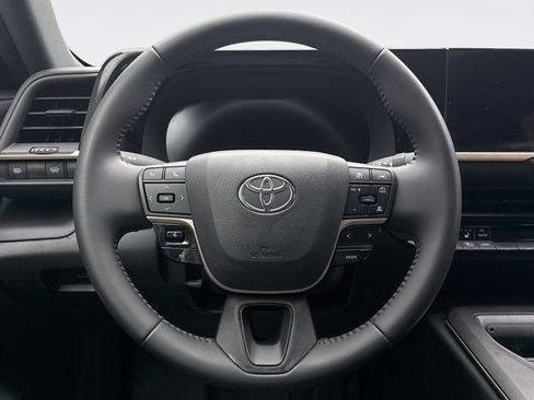 Used 2023 Toyota Crown AWD/4WD image 12