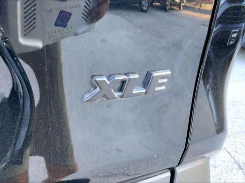 Used 2025 Toyota RAV4 XLE Premium FWD image 10