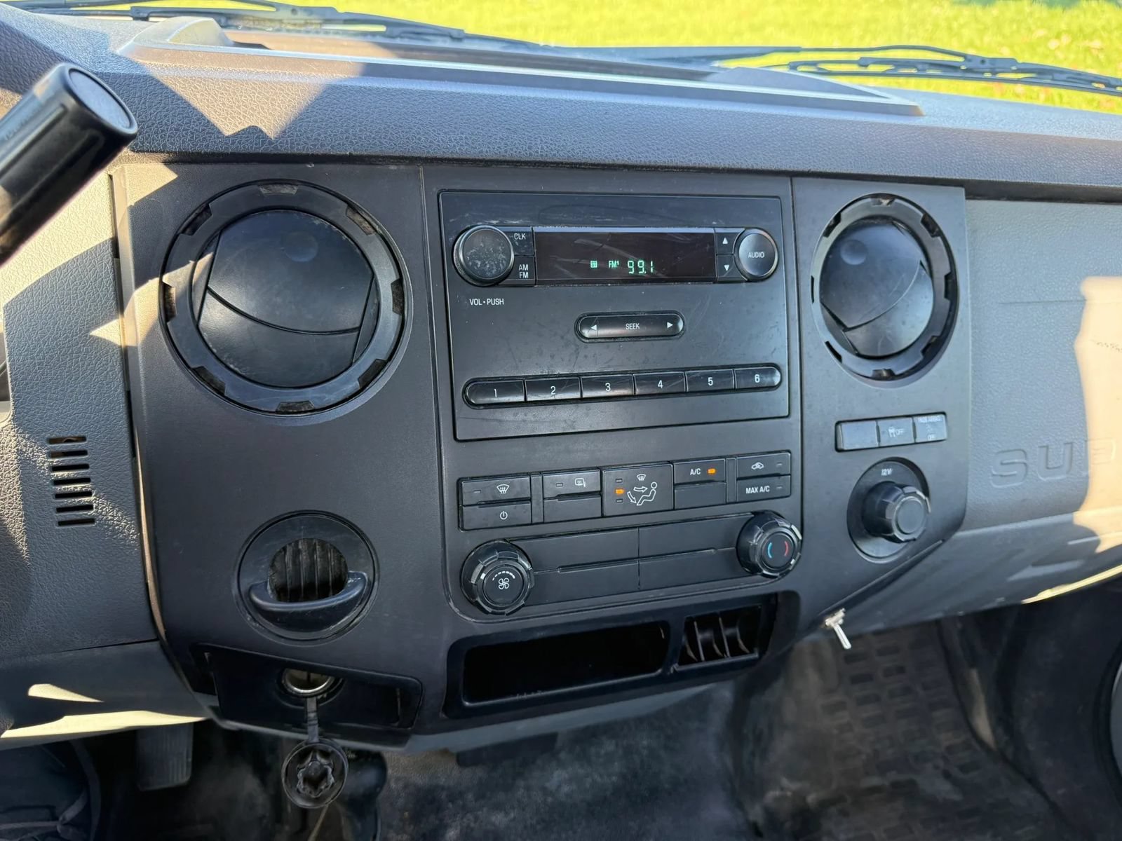 Used 2015 Ford F250 XL w/ Power Equipment Group AWD/4WD image 11