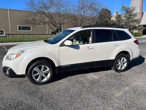 Used 2014 Subaru Outback 2.5i Limited image 10