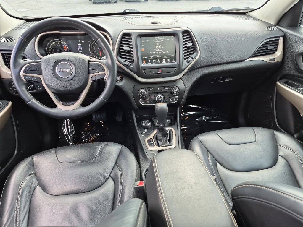 Used 2018 Jeep Cherokee Limited AWD/4WD image 23