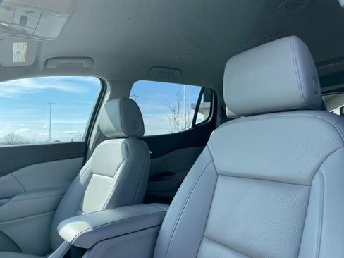 Used 2022 GMC Acadia SLT w/ Preferred Package FWD image 21
