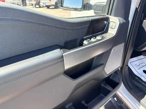 Used 2025 Ford F250 Lariat w/ Black Appearance Package AWD/4WD image 14