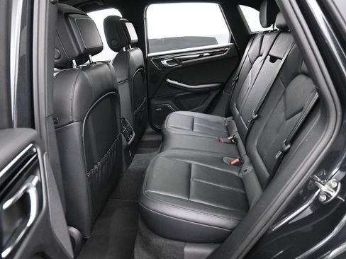 Certified 2025 Porsche Macan AWD/4WD image 25
