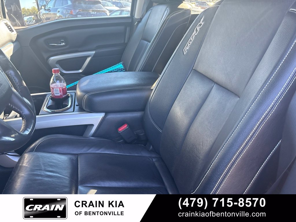 Used 2017 Nissan Titan PRO-4X w/ Pro-4x Convenience Package AWD/4WD image 14
