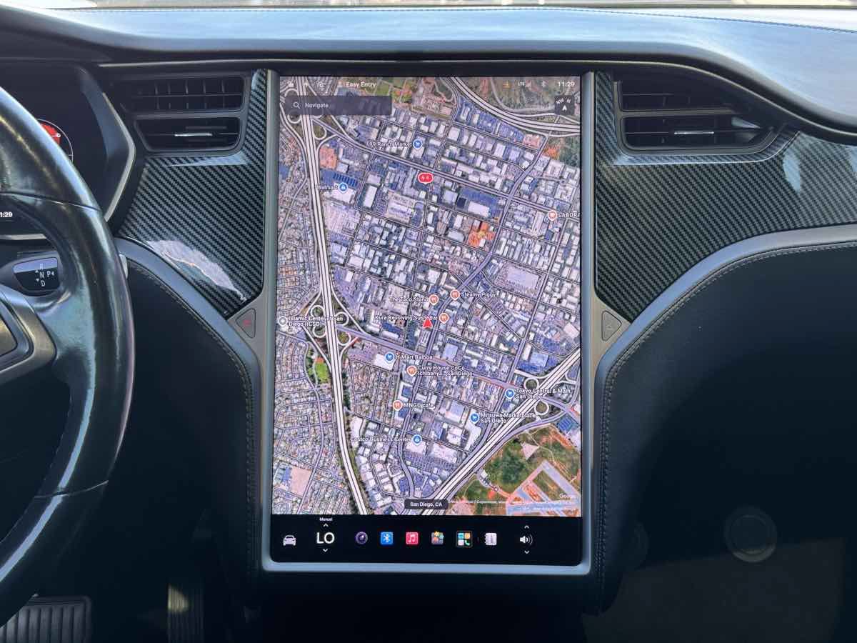 Used 2018 Tesla Model X AWD/4WD image 22