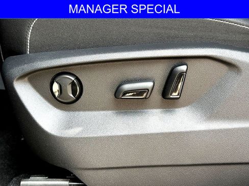 Certified 2026 Volkswagen Atlas SE FWD image 16