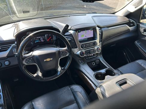 Used 2018 Chevrolet Suburban LT image 15
