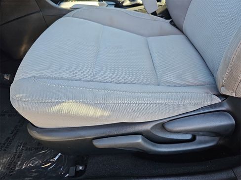 Used 2016 Toyota Corolla L image 28