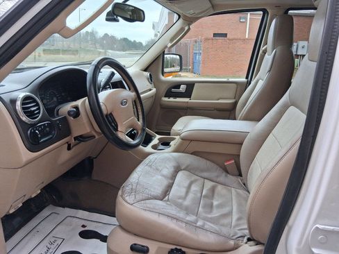 Used 2004 Ford Expedition Eddie Bauer image 2