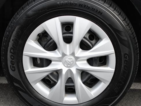 Used 2014 Toyota Corolla L image 9