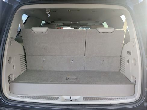 Used 2020 GMC Yukon Denali w/ Denali Premium Package image 24