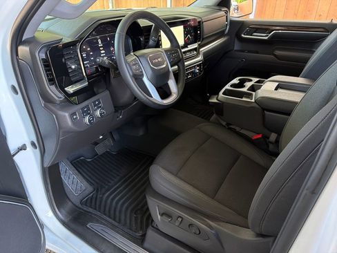 Used 2023 GMC Sierra 1500 Elevation AWD/4WD image 2