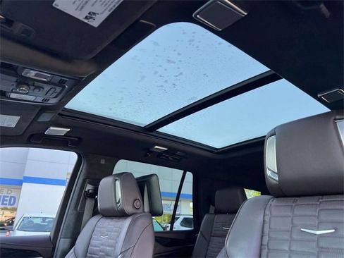 Used 2023 Cadillac Escalade Sport Platinum w/ LPO, ONYX Package image 15