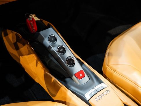 Used 2018 Ferrari 488 GTB image 35