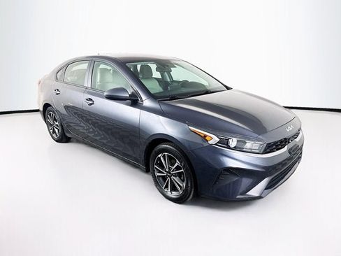 Certified 2023 Kia Forte LXS FWD image 3