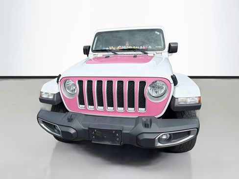 Used 2018 Jeep Wrangler Unlimited Sahara AWD/4WD image 2