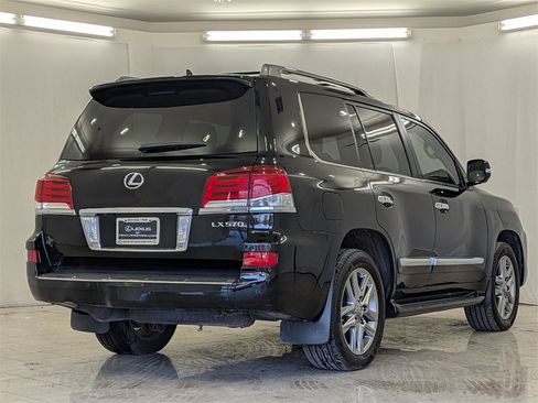 Used 2015 Lexus LX 570 4WD image 9