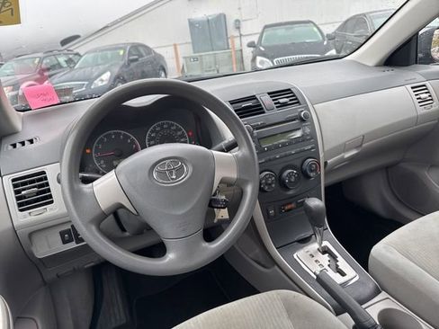 Used 2010 Toyota Corolla LE image 11