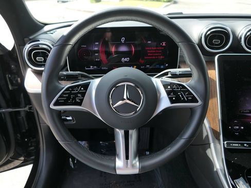 Used 2025 Mercedes-Benz C 300 4MATIC Sedan image 21