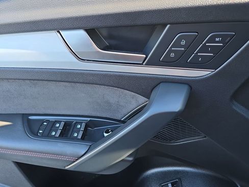 Used 2021 Audi SQ5 Prestige w/ Prestige Package image 33
