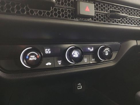 Used 2023 Honda HR-V LX image 13