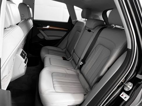 Certified 2022 Audi Q5 2.0T Premium Plus w/ Premium Plus Package image 21