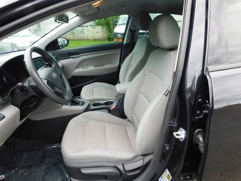 Used 2017 Hyundai Elantra SE FWD image 6