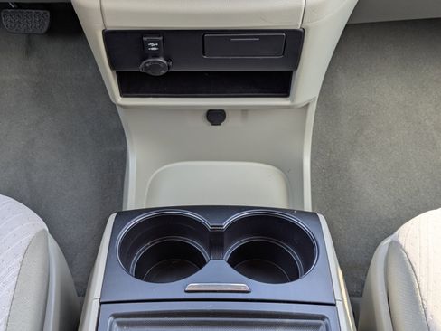 Used 2020 Toyota Sienna LE image 22