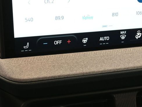 New 2025 Ford Maverick XLT w/ XLT Luxury Package image 26