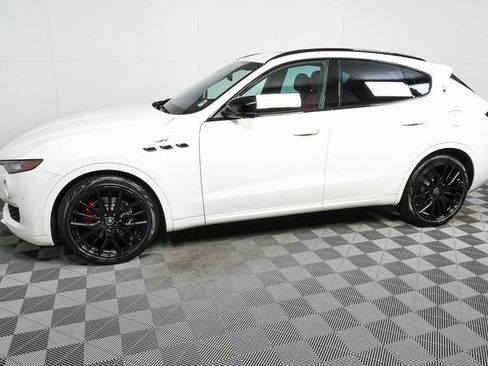 Used 2022 Maserati Levante GT AWD/4WD image 34