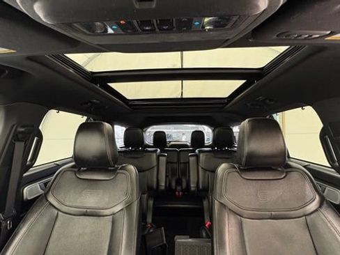 Used 2023 Ford Explorer ST AWD/4WD image 39