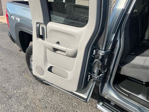 Used 2011 Chevrolet Silverado 1500 W/T w/ LS Package AWD/4WD image 29