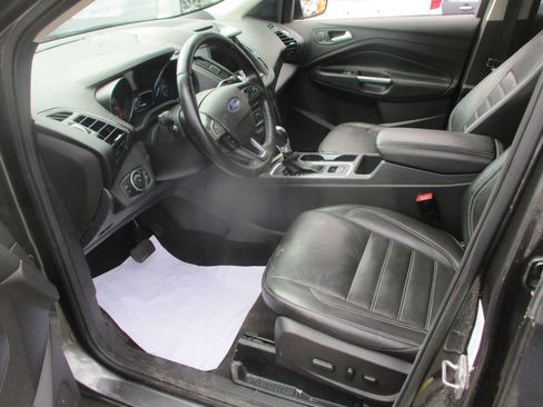 Used 2017 Ford Escape Titanium image 11
