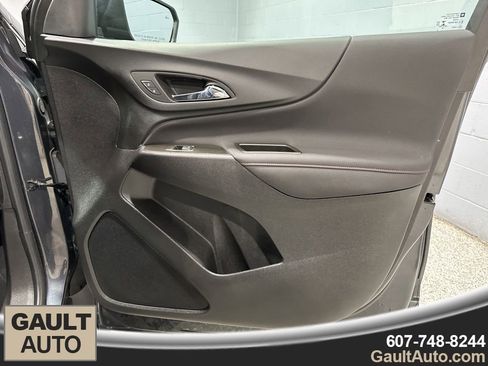 Used 2022 Chevrolet Equinox RS image 16