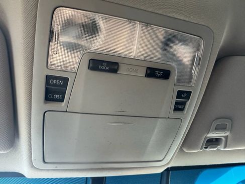 Used 2013 Toyota Avalon Limited image 23