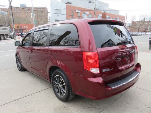 Used 2018 Dodge Grand Caravan GT image 5