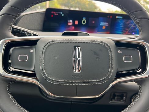 New 2025 Lincoln Navigator L Reserve w/ Jet Appearance Package image 23