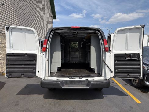 Used 2022 Chevrolet Express 2500 w/ Driver Convenience Package RWD image 28