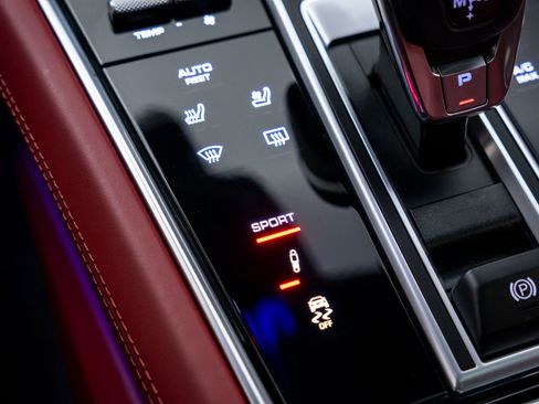 Certified 2023 Porsche Panamera 4 Platinum Edition AWD/4WD image 30