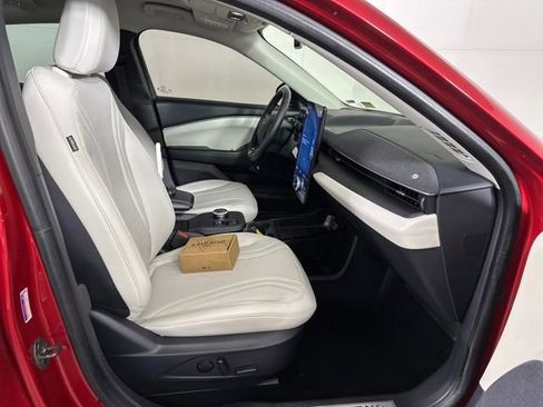 Used 2021 Ford Mustang Mach-E Premium image 28