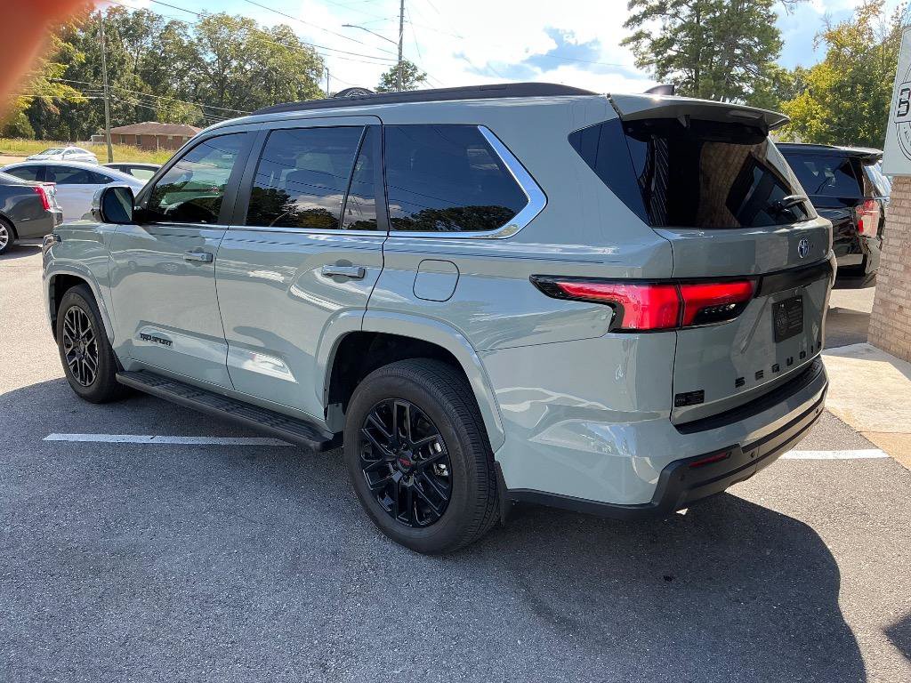 Used 2024 Toyota Sequoia SR5 w/ SR5 Premium Package AWD/4WD image 3