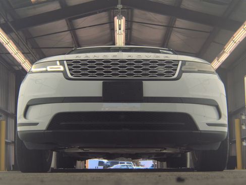 Used 2018 Land Rover Range Rover Velar S image 4