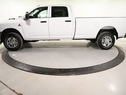 New 2024 RAM 2500 Tradesman w/ Chrome Appearance Group AWD/4WD image 4