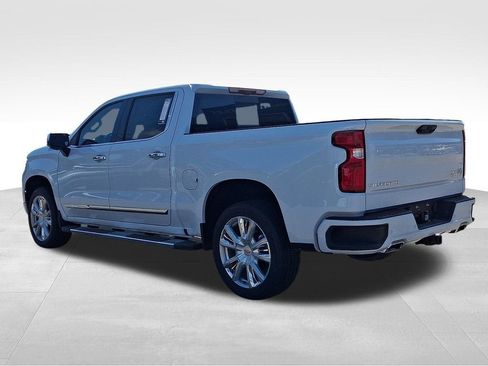 New 2026 Chevrolet Silverado 1500 High Country w/ High Country Premium Package AWD/4WD image 4